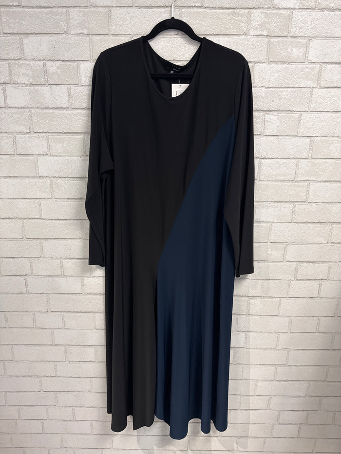 Black/Navy Dress - Sun Kim