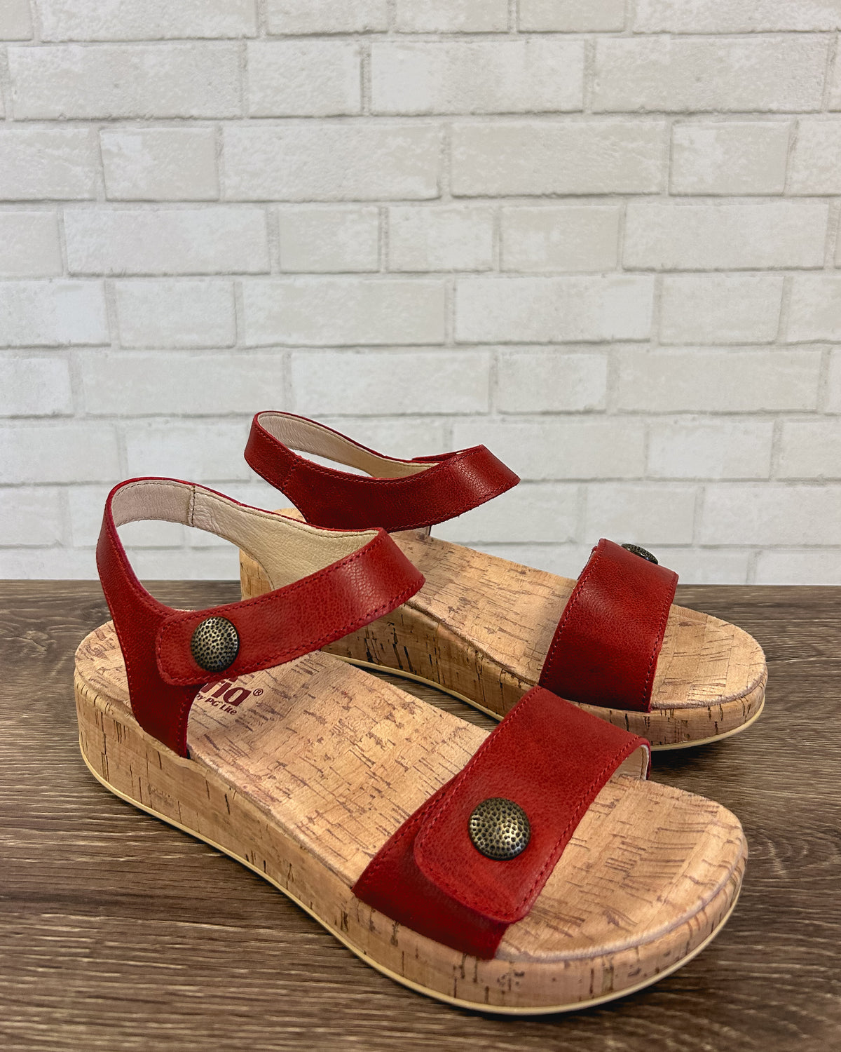 Marta Sandal | Garnet