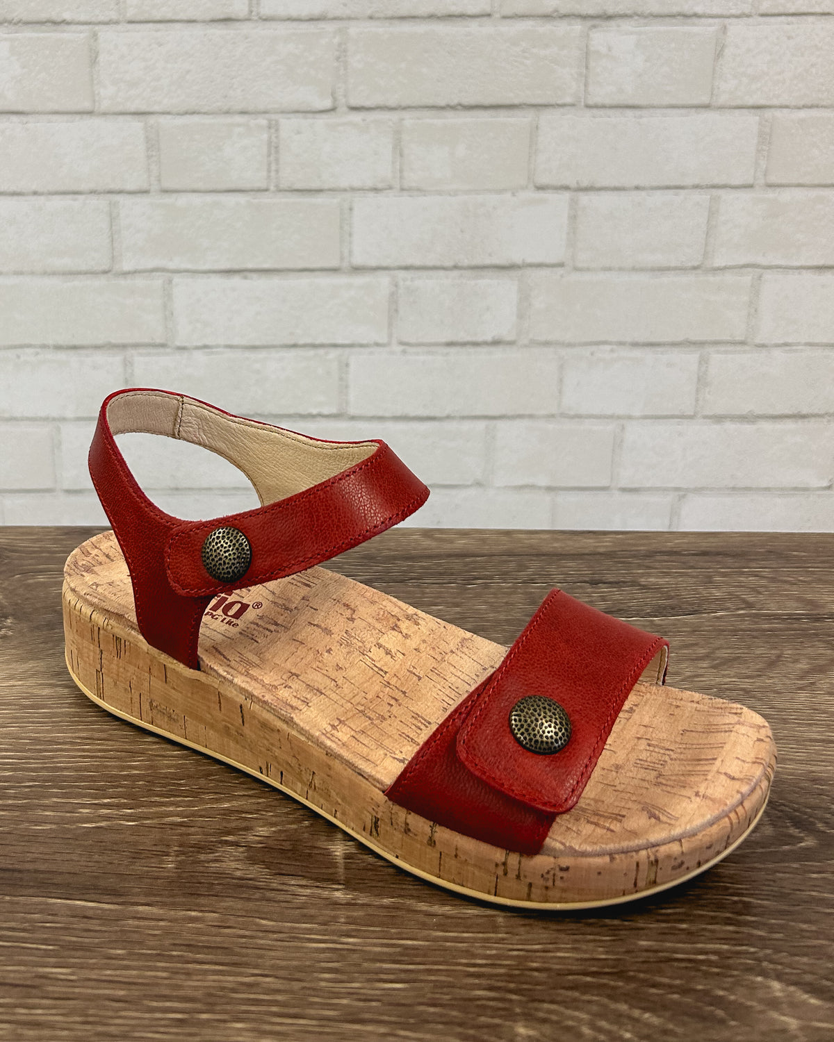 Marta Sandal | Garnet