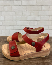 Marta Sandal | Garnet