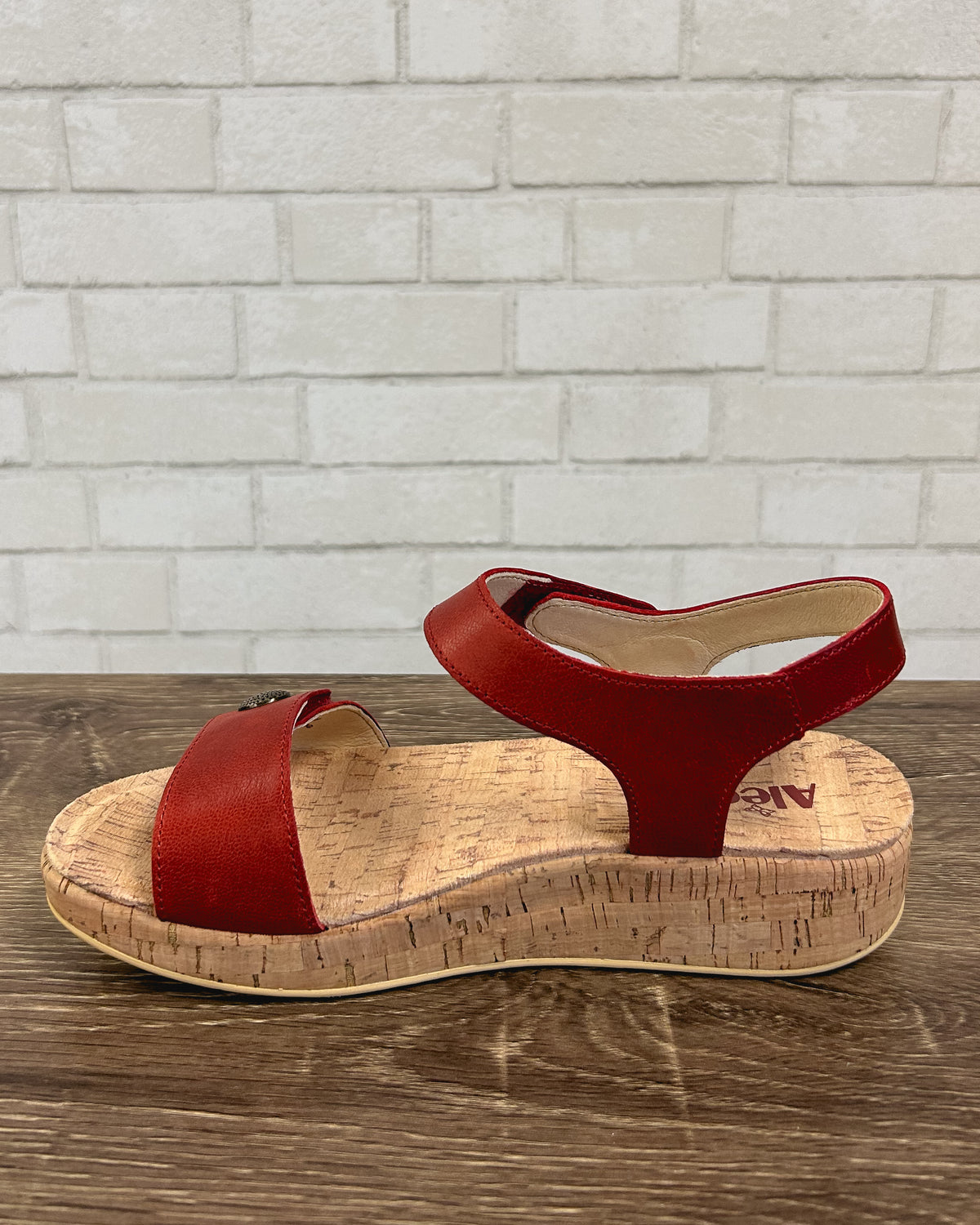 Marta Sandal | Garnet