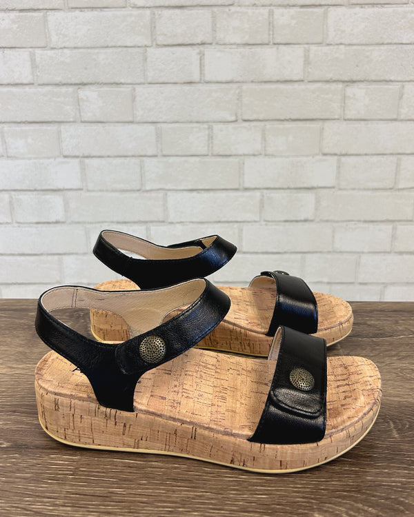 Marta Sandal | Ink