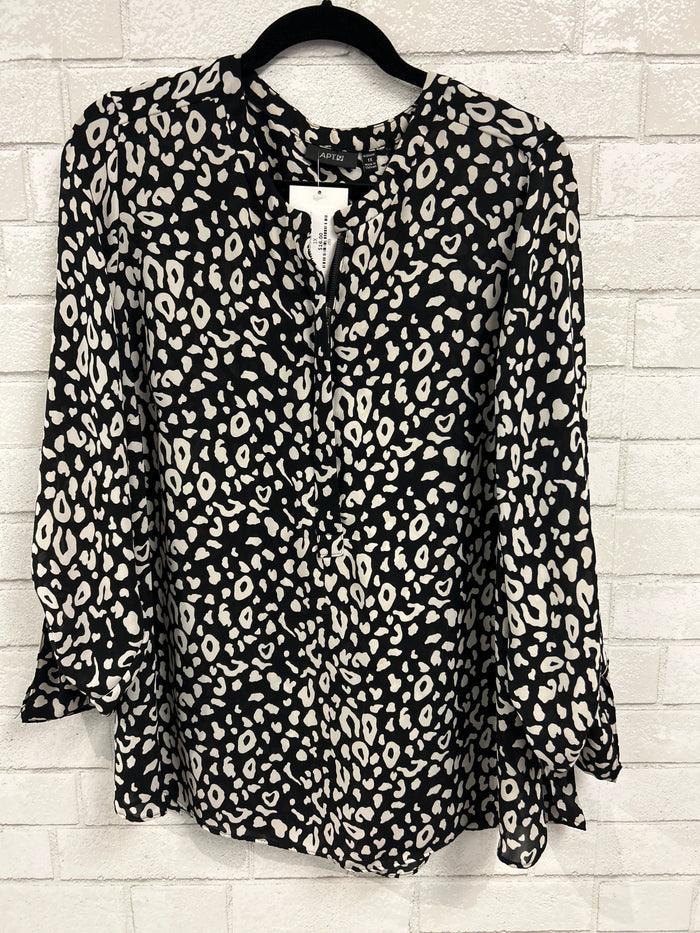 Black & White Cheetah Zipper Blouse - APT 9