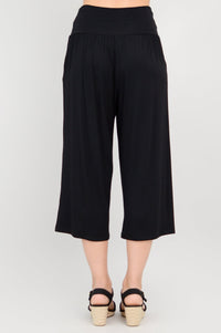 Gaylene Capri in Black