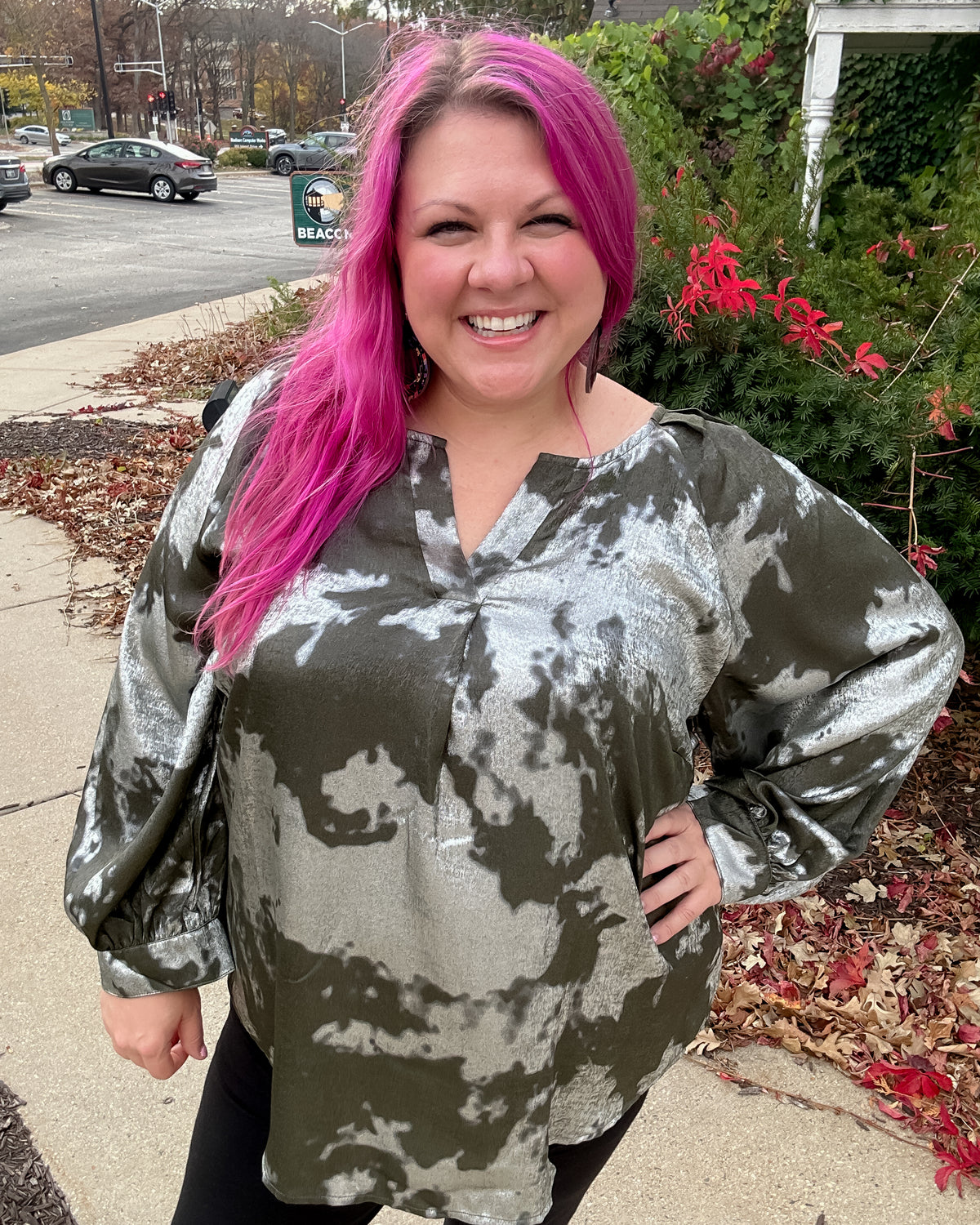 Metallic V-Notched Top | Olive