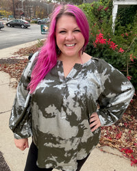 Metallic V-Notched Top | Olive