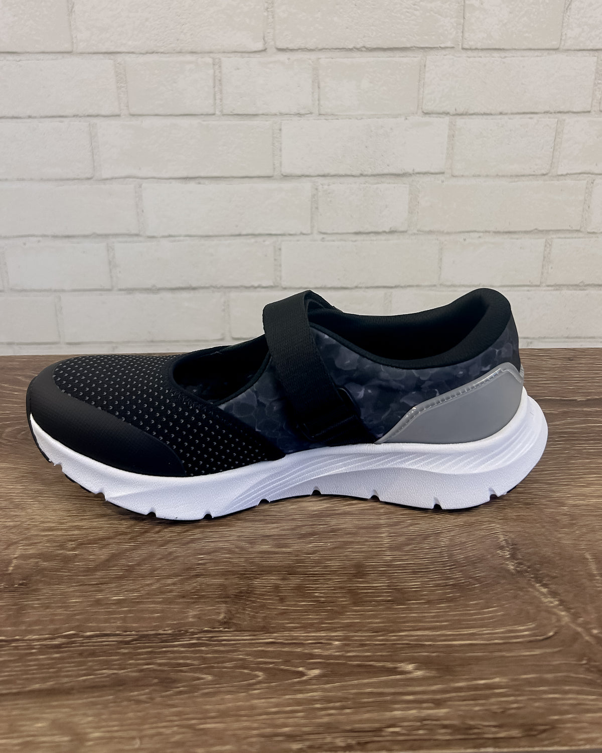 Atlis | Black