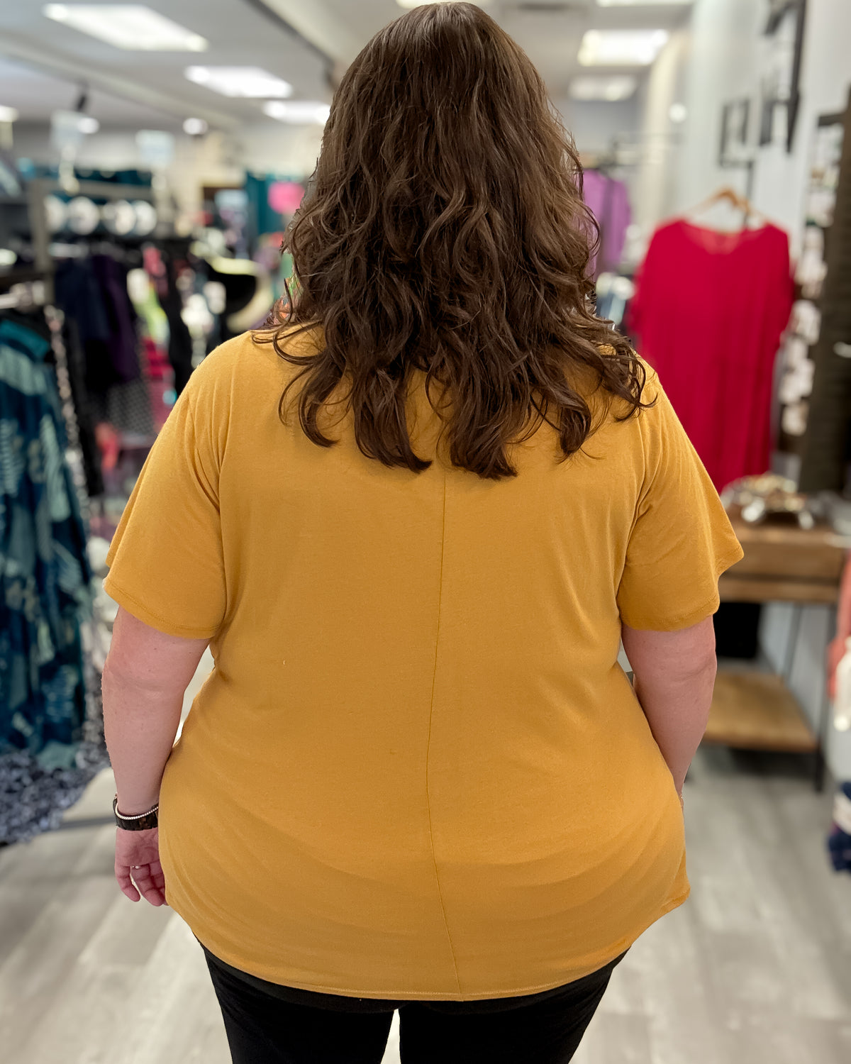 V-Neck Boyfriend Tee | Light Mustard