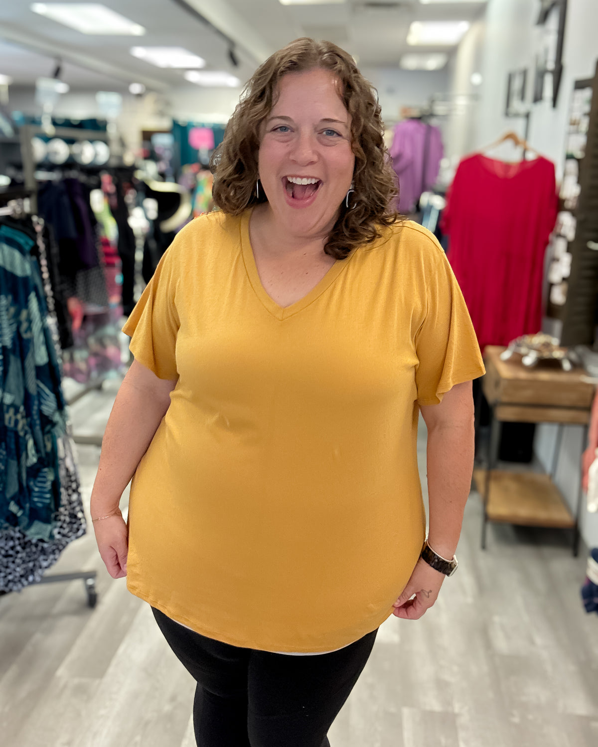 V-Neck Boyfriend Tee | Light Mustard