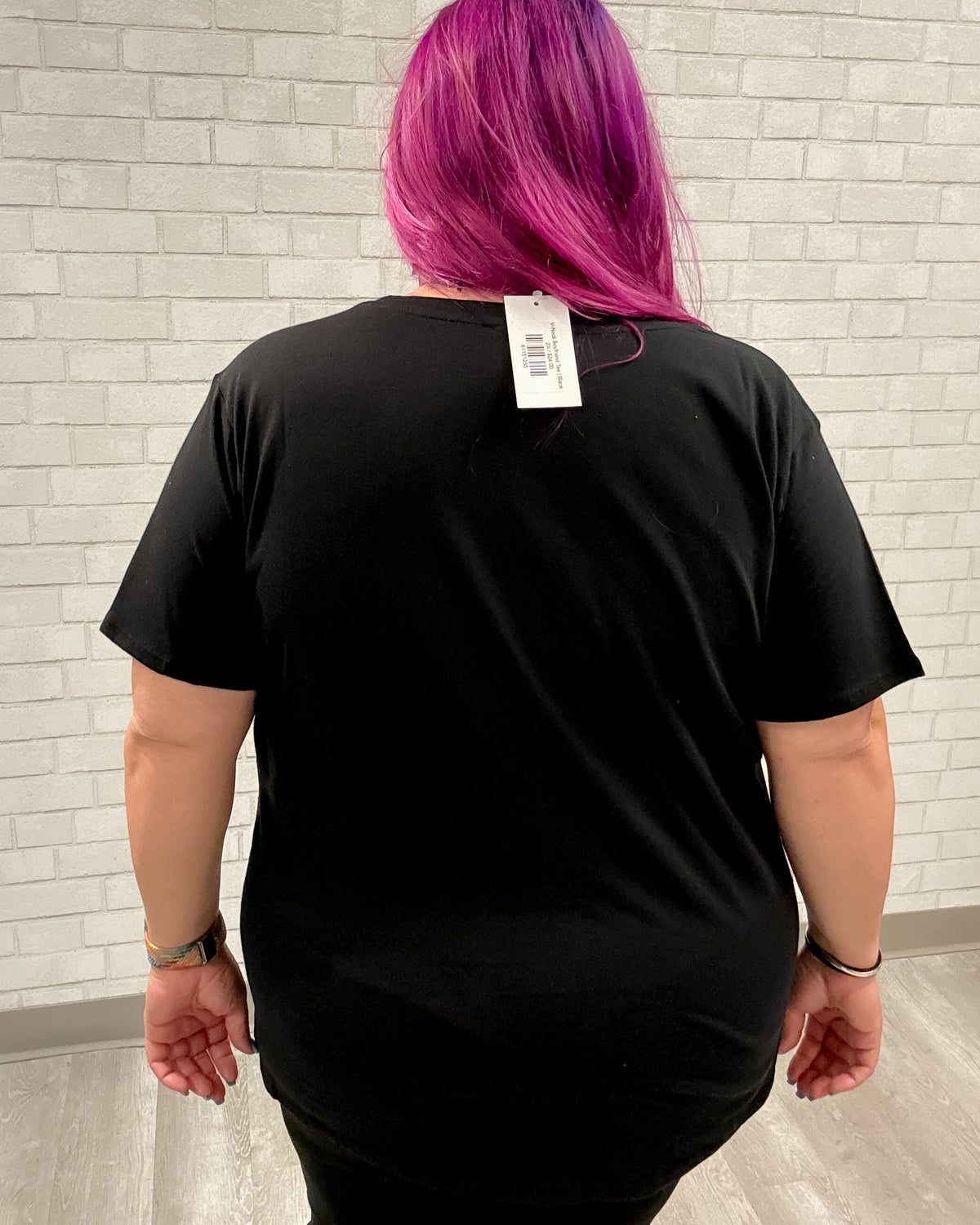 V-Neck Boyfriend Tee | Black