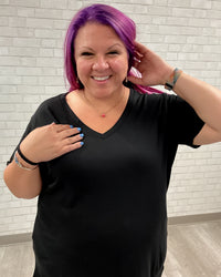 V-Neck Boyfriend Tee | Black