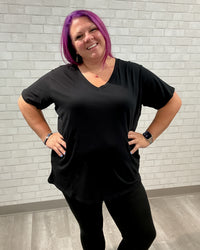 V-Neck Boyfriend Tee | Black