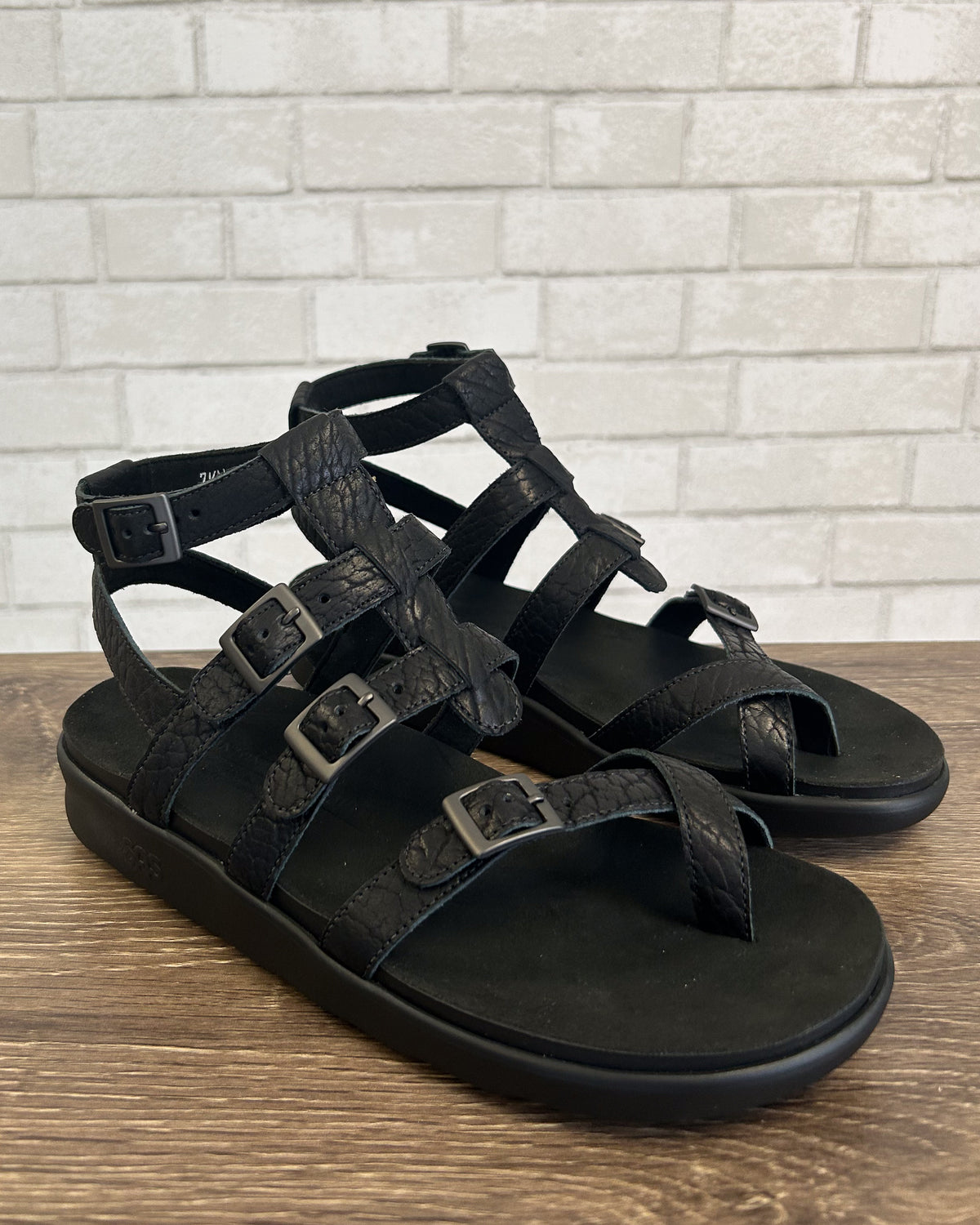 Aria LX | Bison | Wide Width