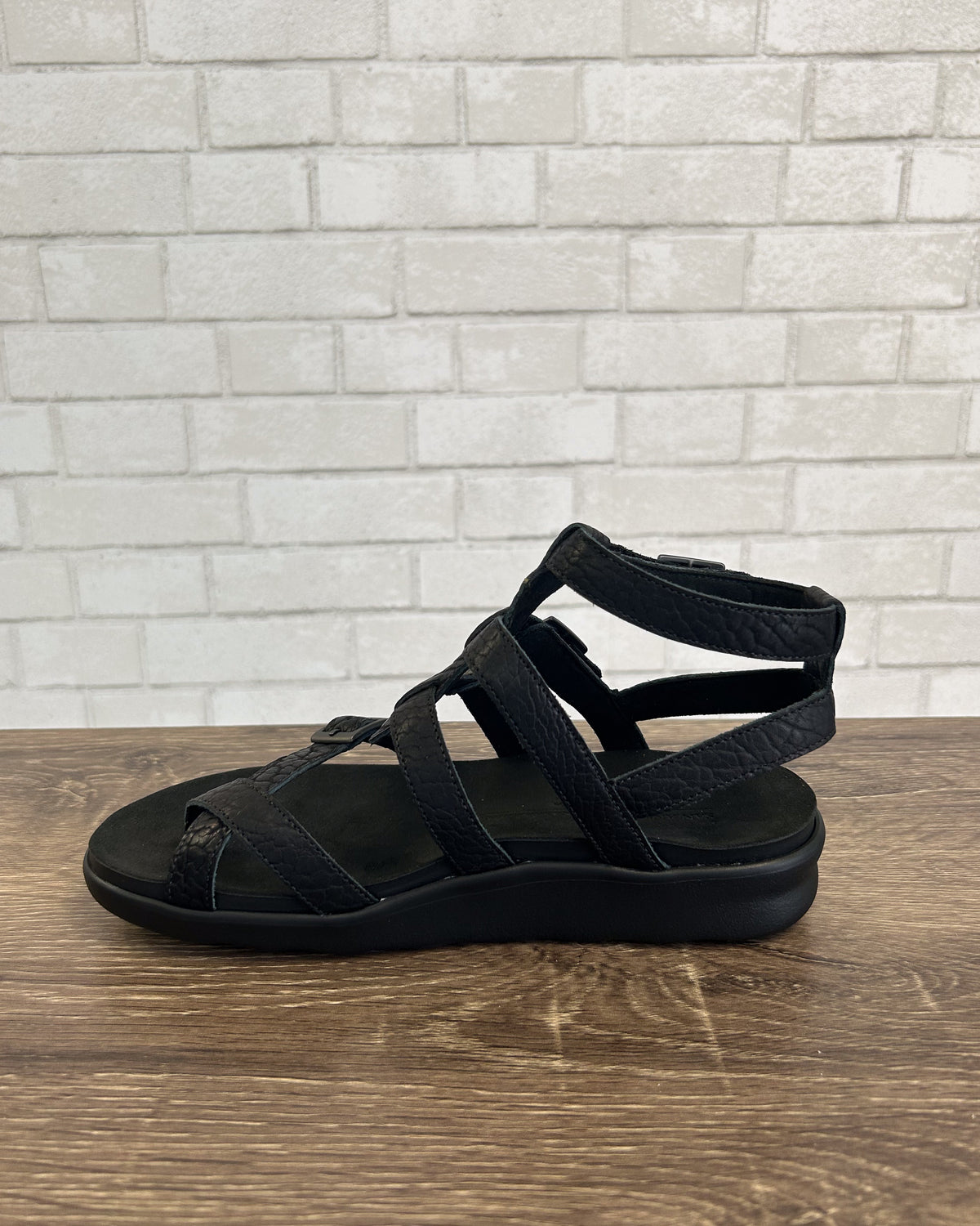 Aria LX | Bison | Wide Width