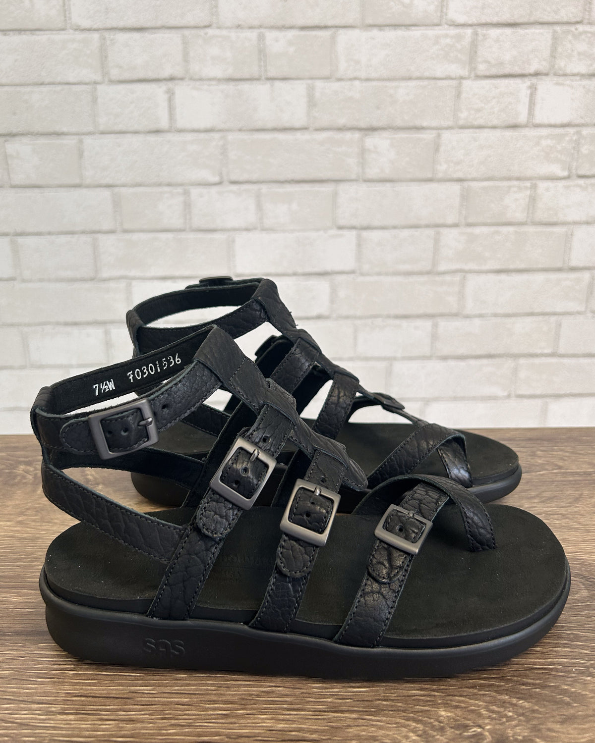 Aria LX | Bison | Wide Width