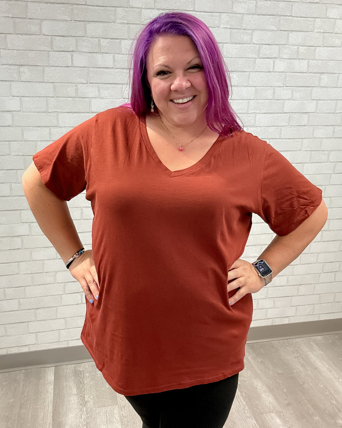 V-Neck Boyfriend Tee | Dark Rust