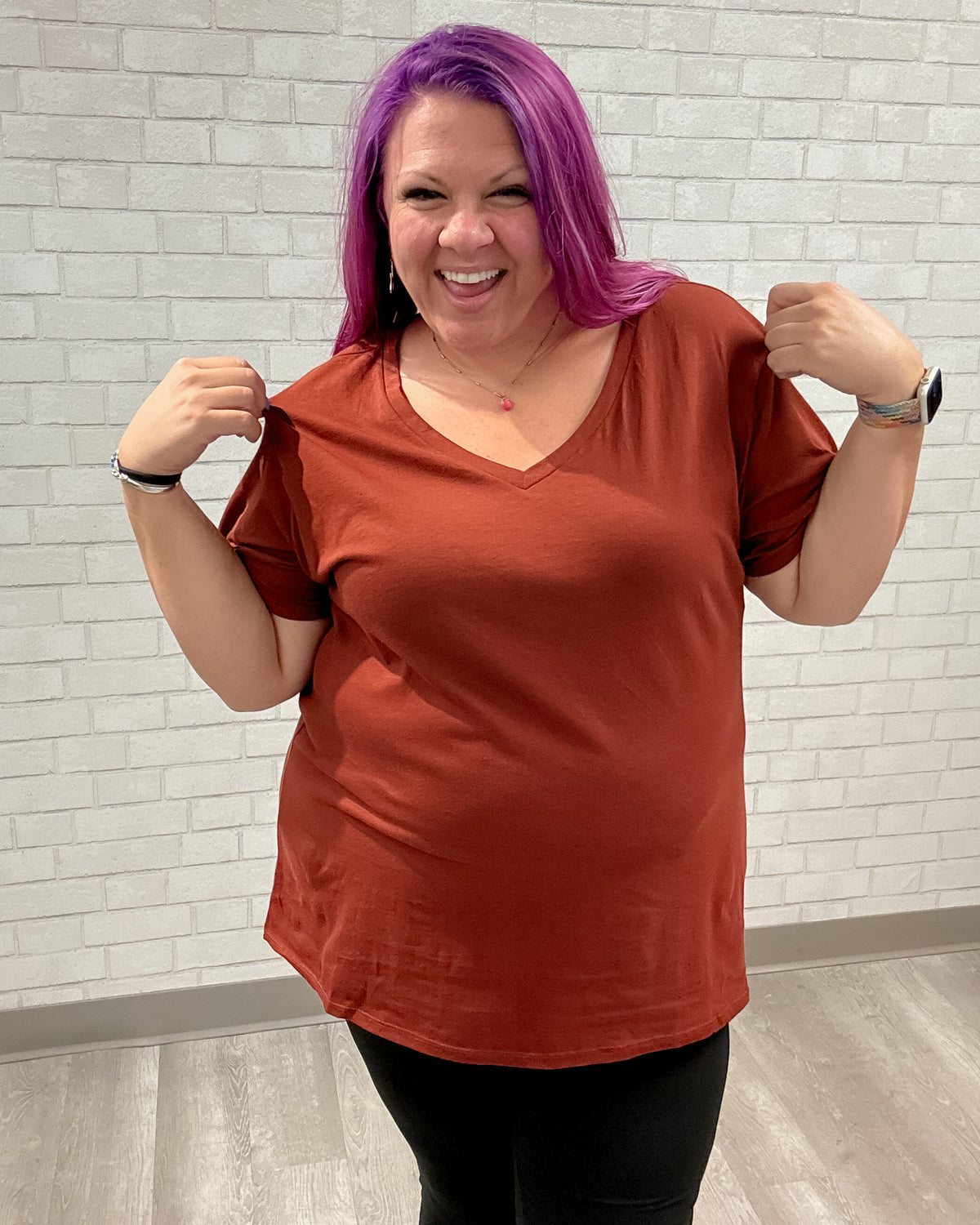 V-Neck Boyfriend Tee | Dark Rust