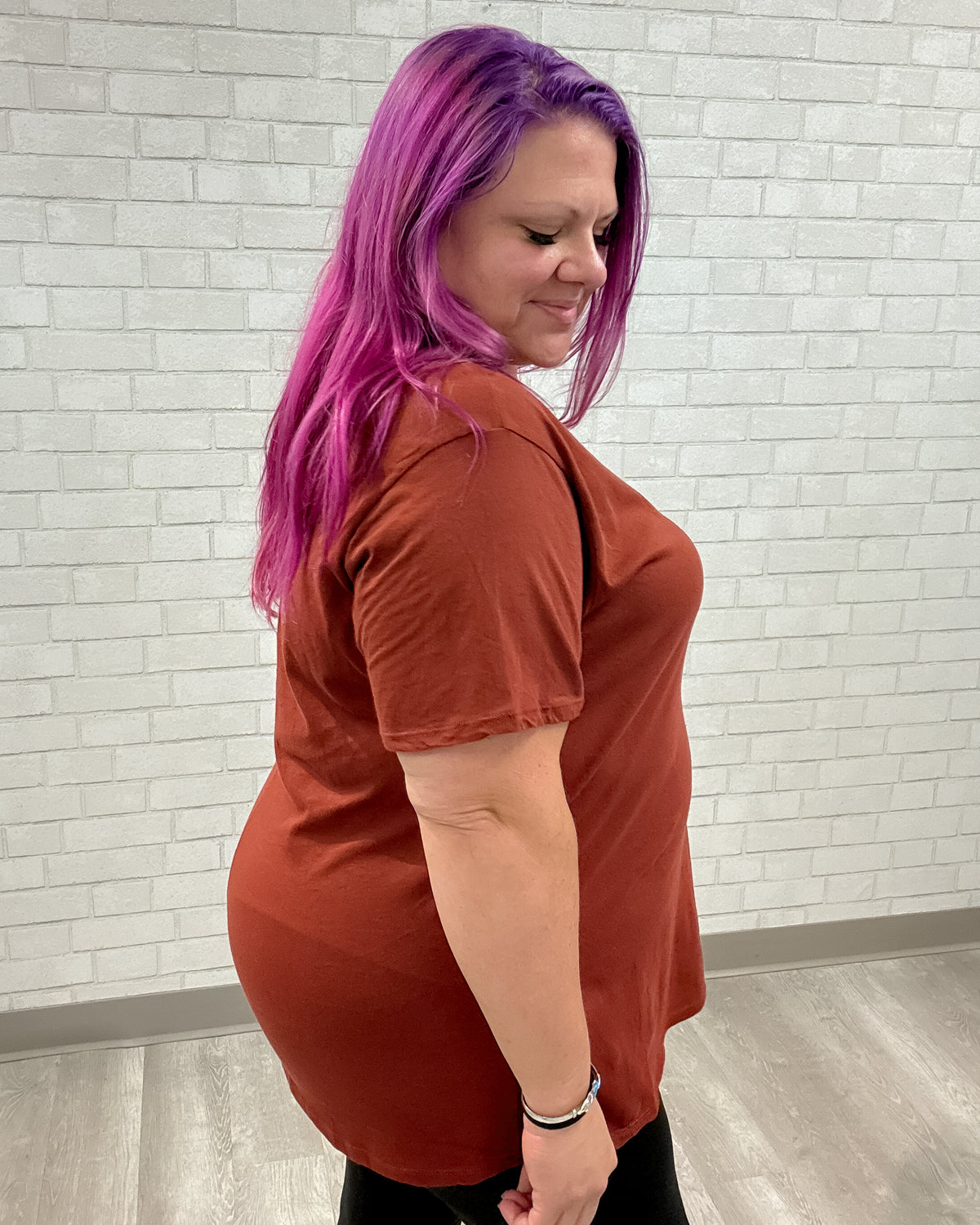 V-Neck Boyfriend Tee | Dark Rust