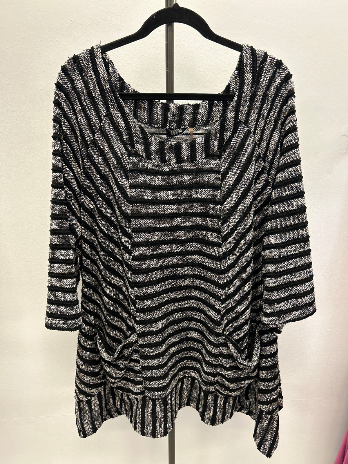 Blk/Grey Pocket Tunic - Kaktus