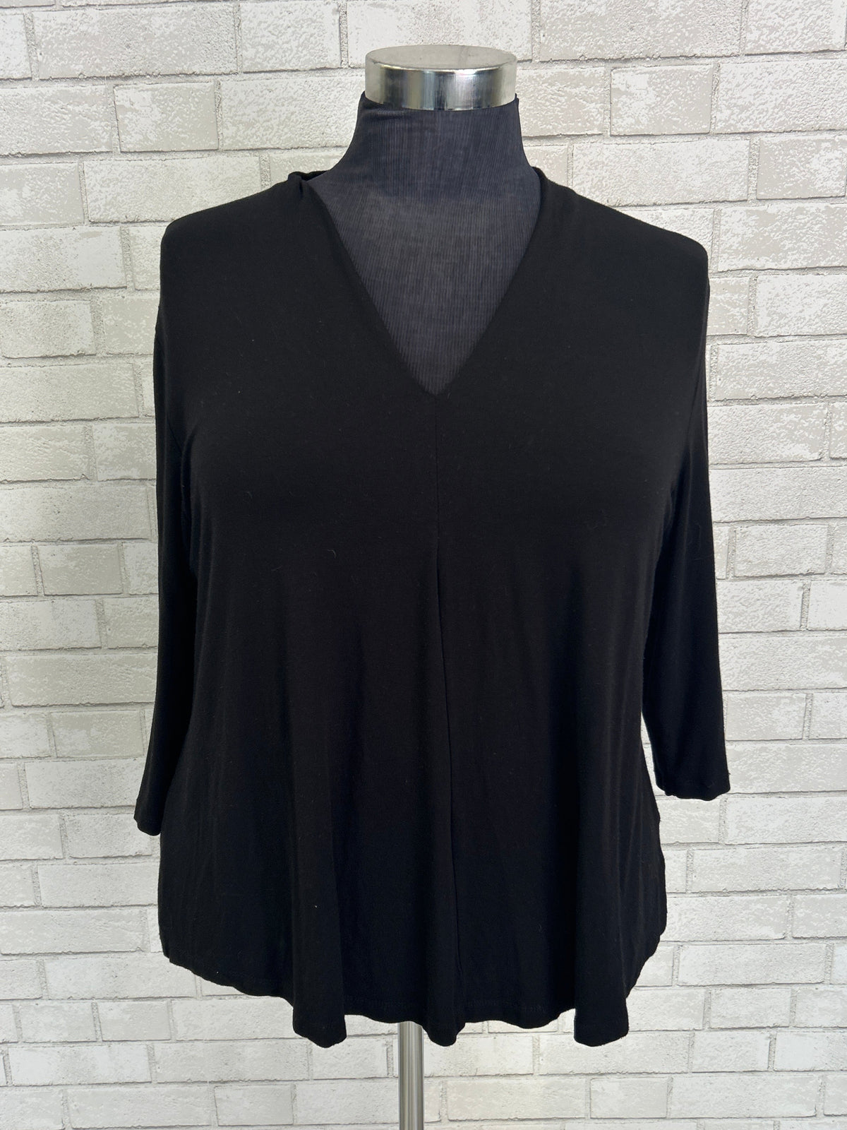 Black V-Neck Top - Alembika