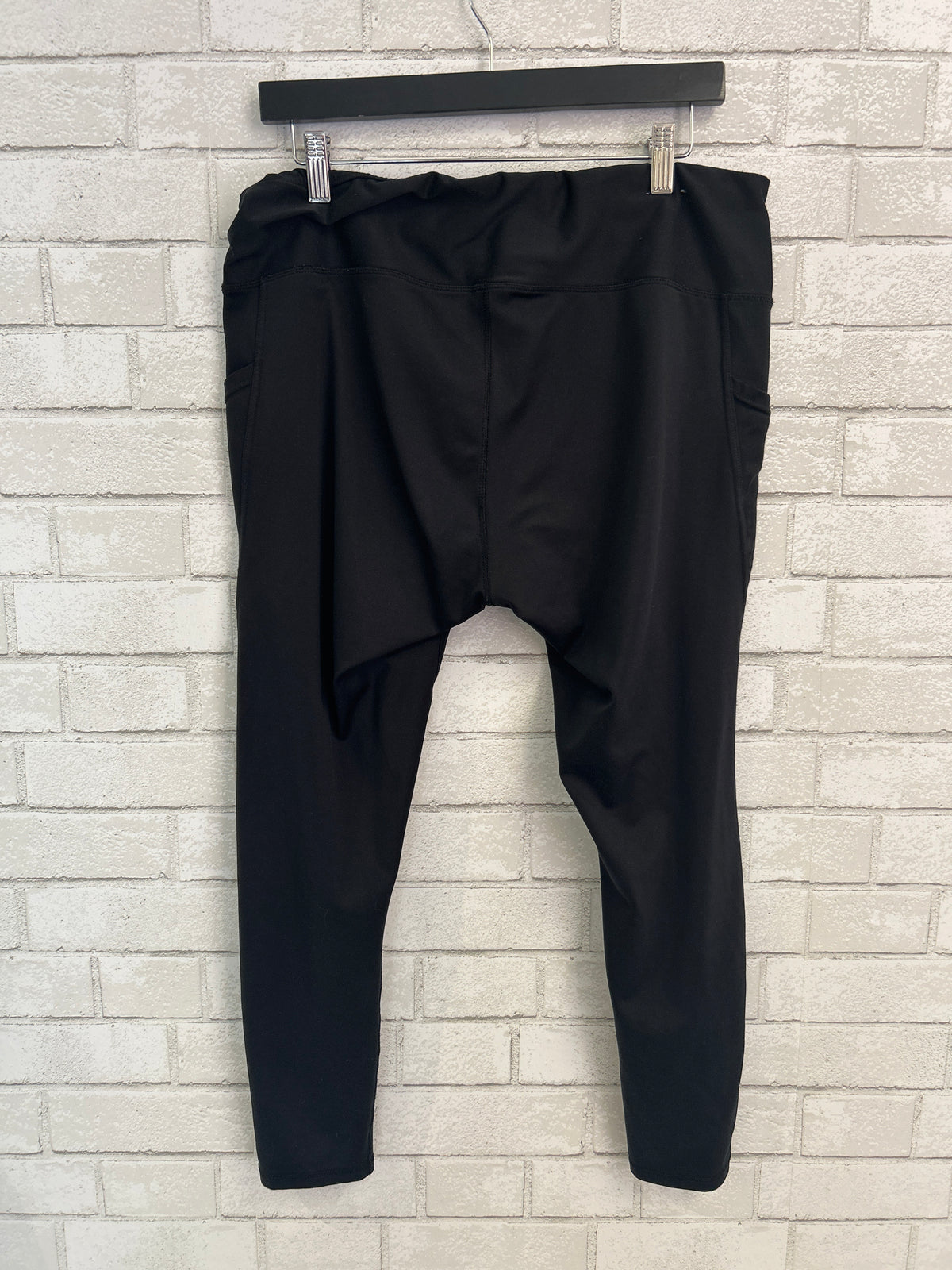 Black Pocket Leggings - Danskin
