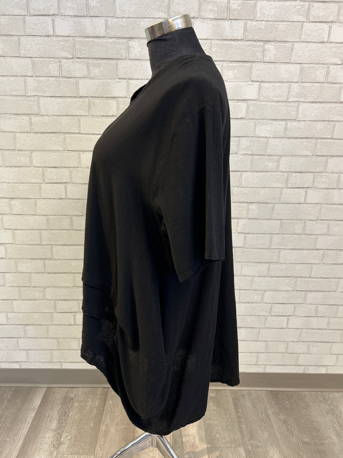 Black Hi Low Top - Oh My Gauze