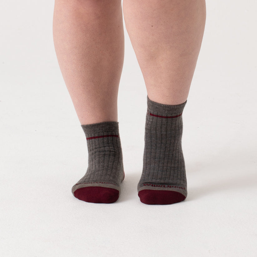 Women's Single Stripe Cushioned Quarter Socks