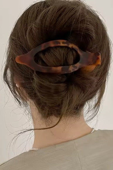 Oval Lay Flat Hair Claw Clip