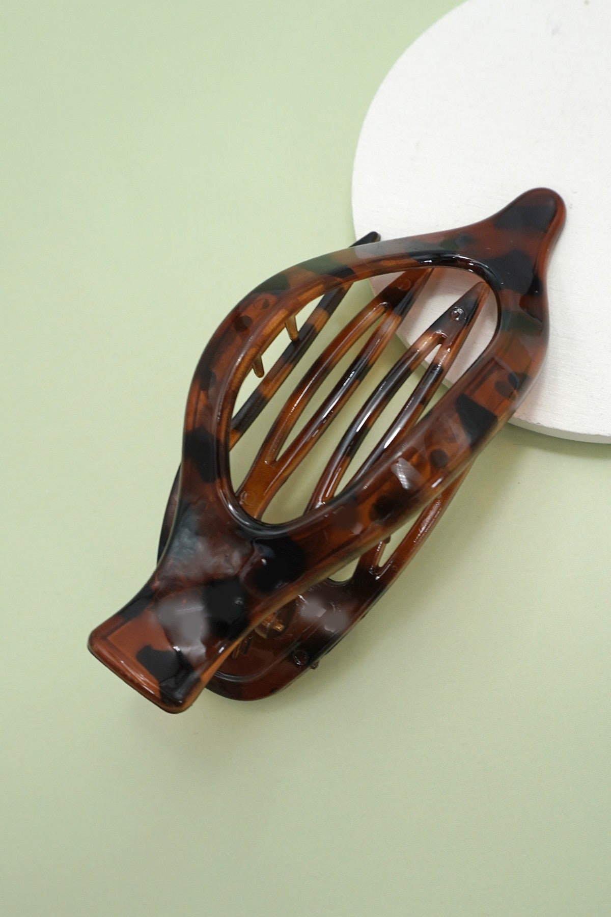 Oval Lay Flat Hair Claw Clip