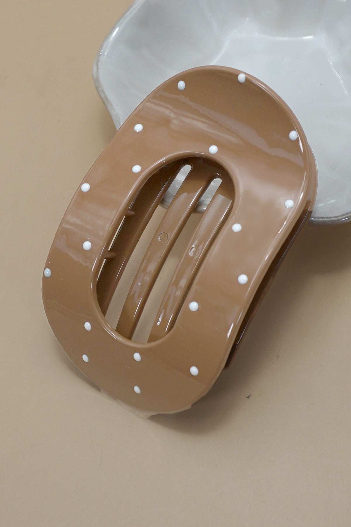 Jumbo Lay Flat Oval Hair Claw Clip