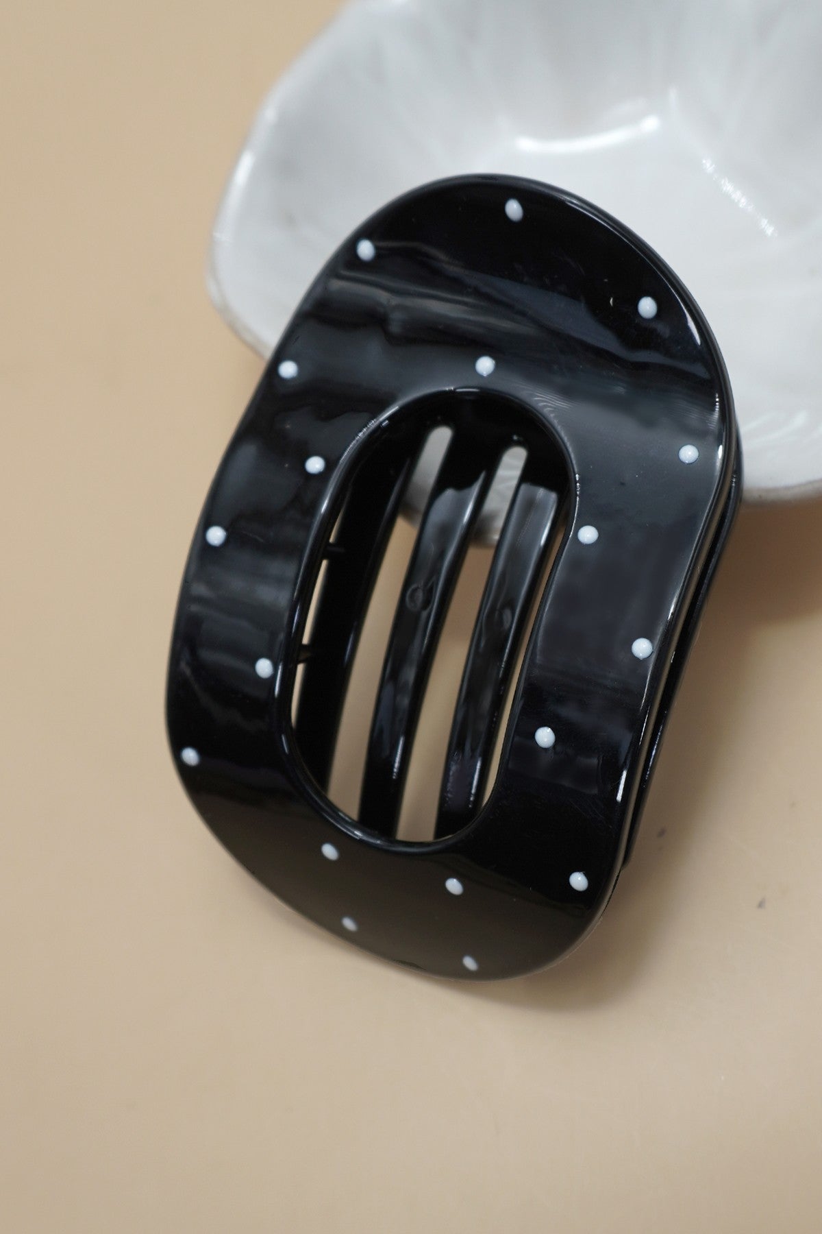 Jumbo Lay Flat Oval Hair Claw Clip