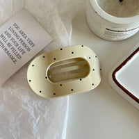 Jumbo Lay Flat Oval Hair Claw Clip