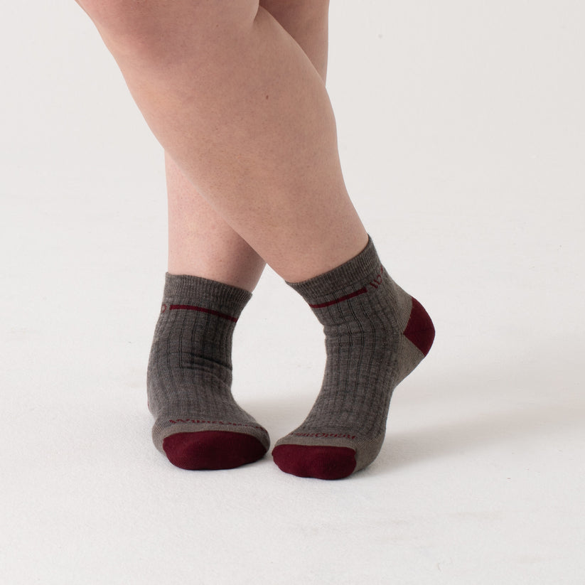 Women's Single Stripe Cushioned Quarter Socks