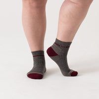 Women's Single Stripe Cushioned Quarter Socks