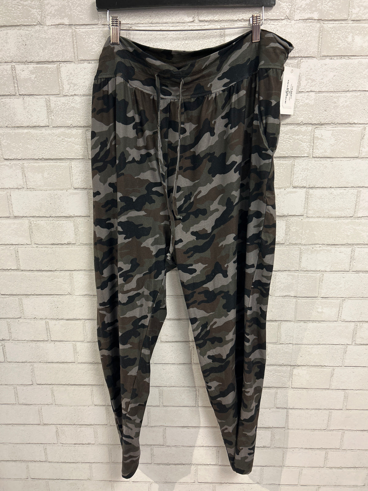 Camo Joggers - Oddi