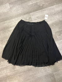 Black Pleated Skirt - Boutique Europa
