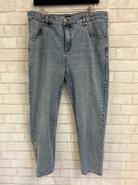 Light Wash Slim Cut Jeans - Universal Standard