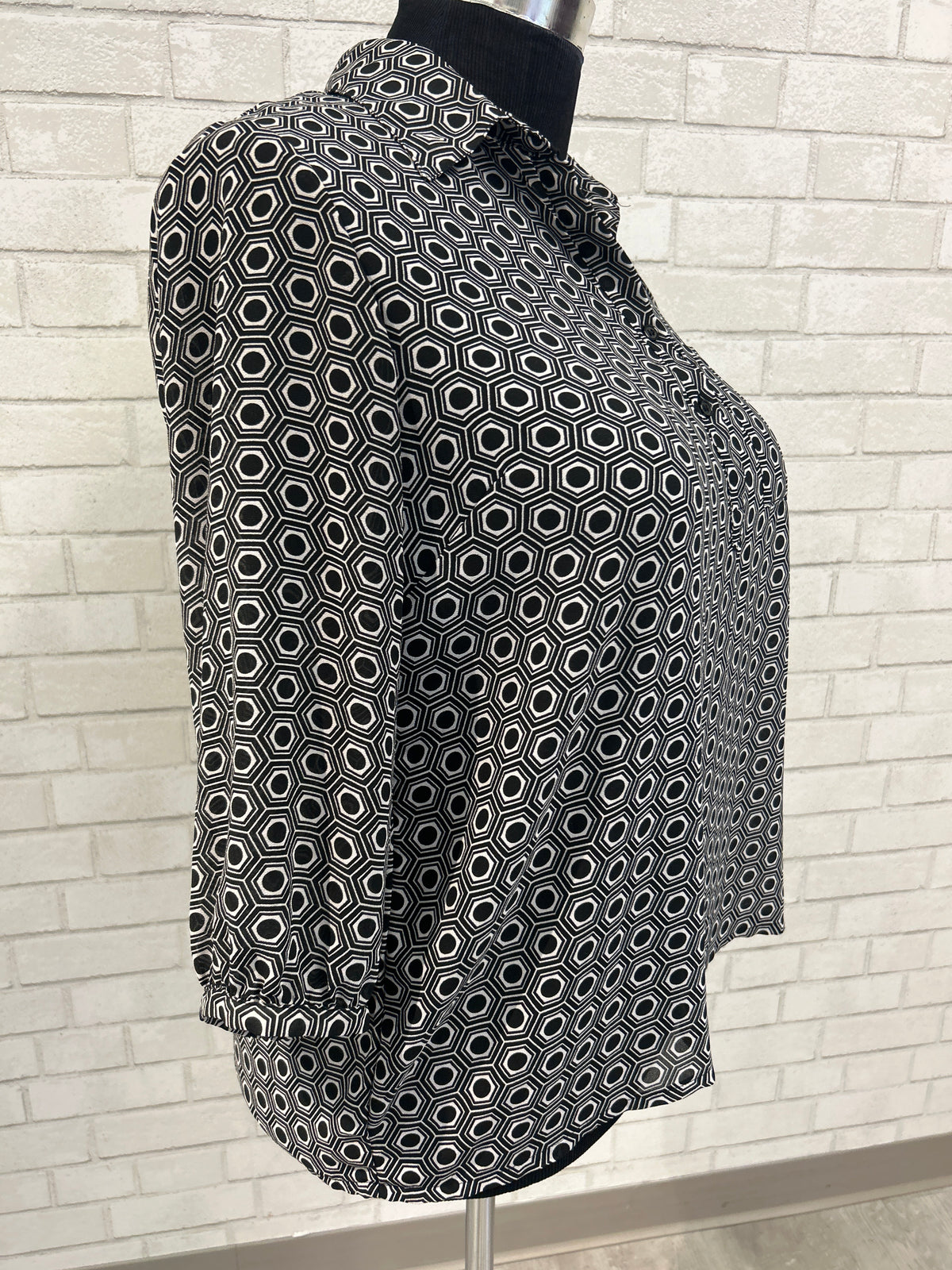 Black/White Geo Print Blouse - Rose & Olive