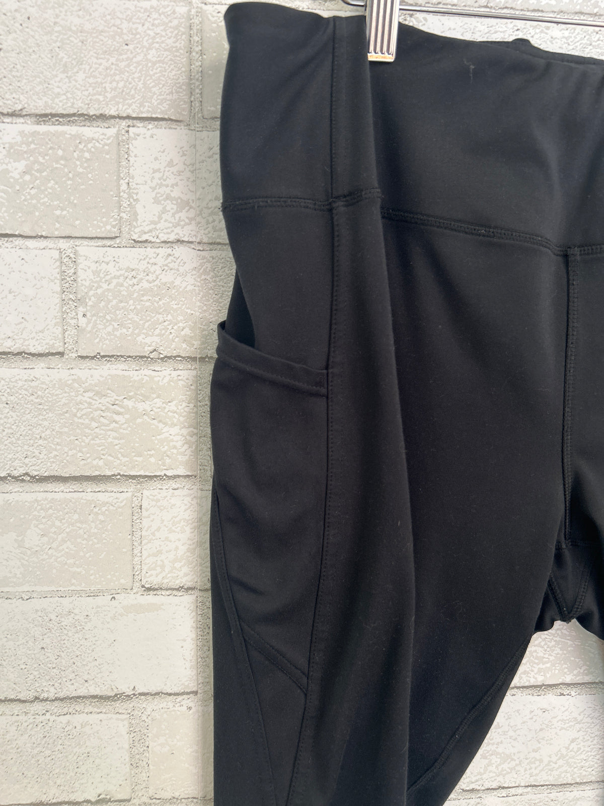 Black Pocket Leggings - Danskin