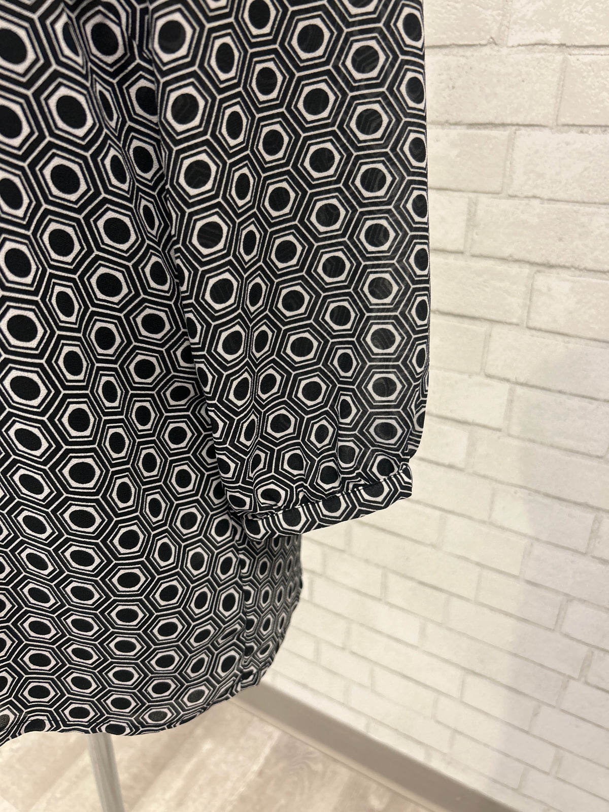 Black/White Geo Print Blouse - Rose & Olive