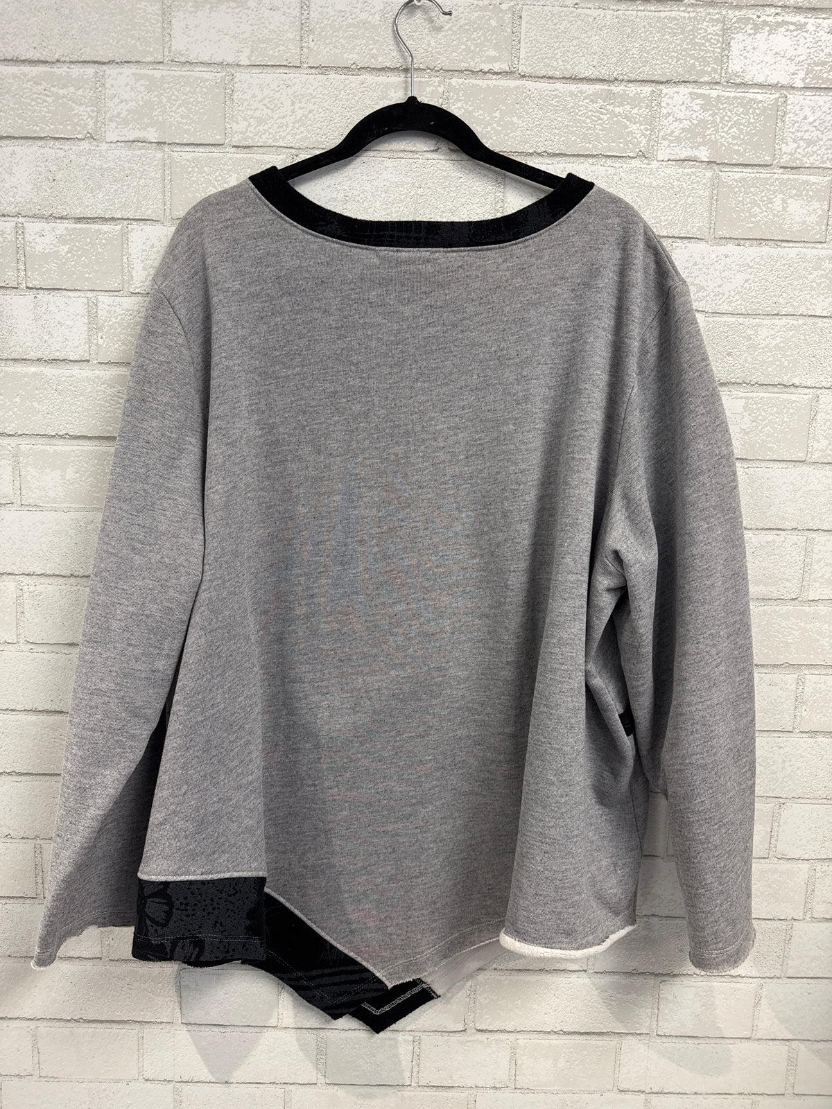 Grey/Black Sweatshirt - Chalet