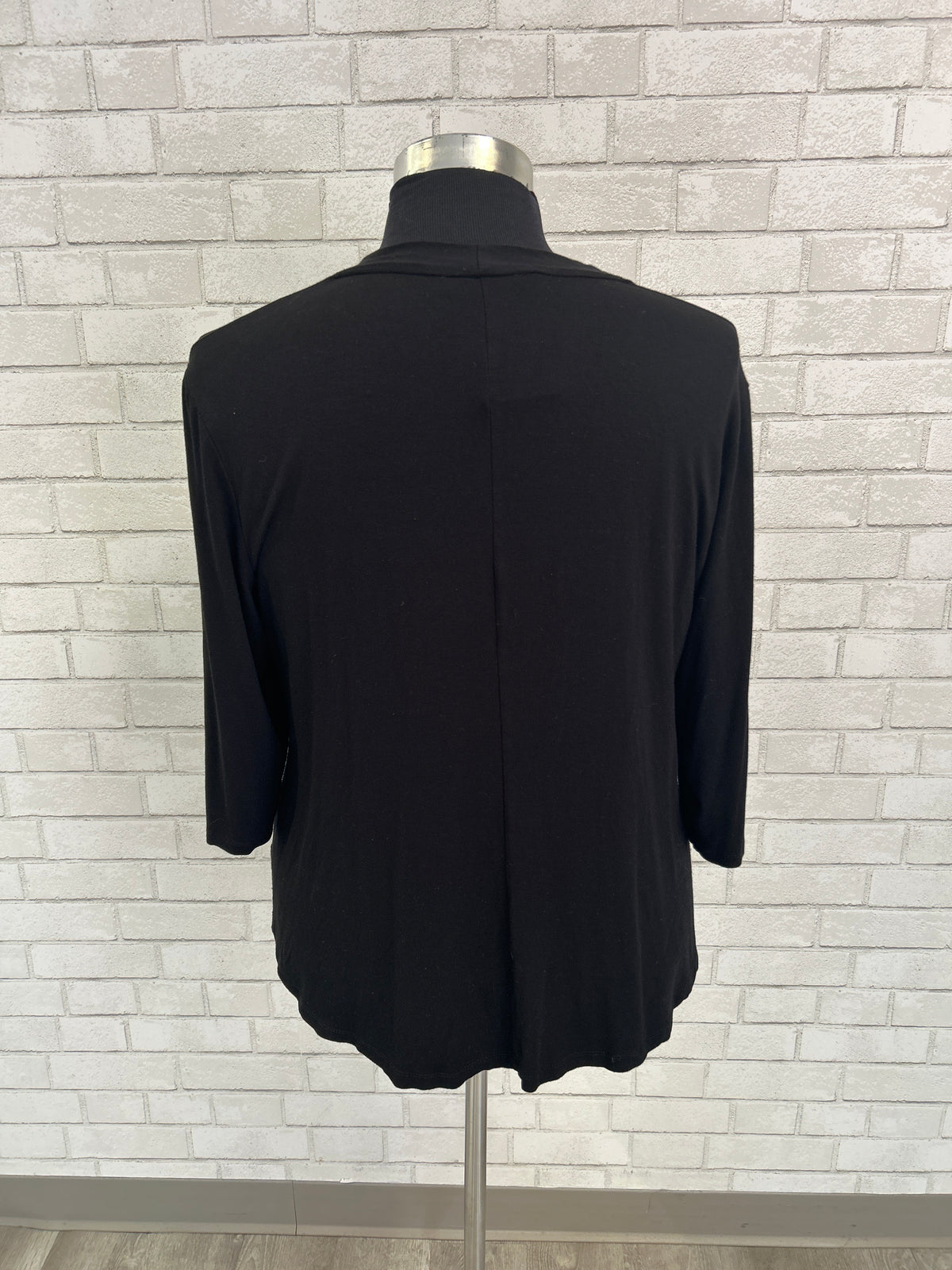 Black V-Neck Top - Alembika