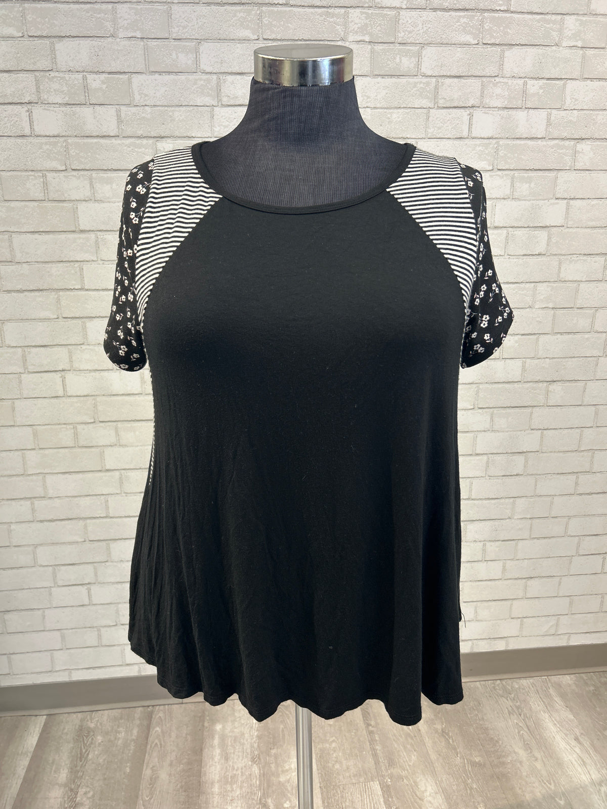 Black Stripe & Floral Tee - Emerald