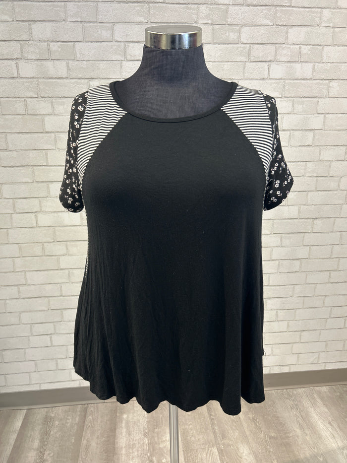 Black Stripe & Floral Tee - Emerald