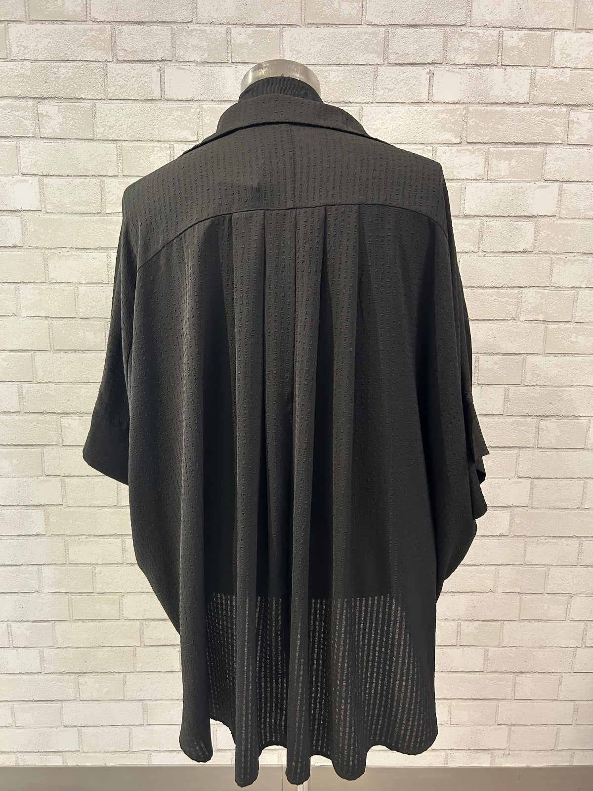 Black Hi-Low Button Front Top - Davi & Dani