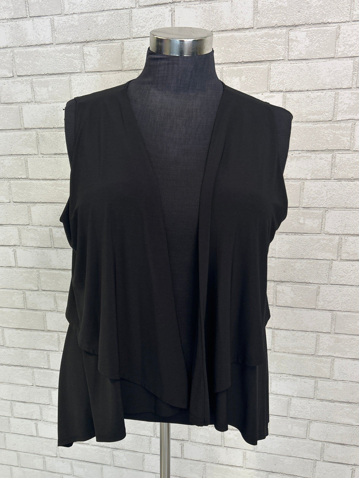 Black Slinky Vest - Caribe