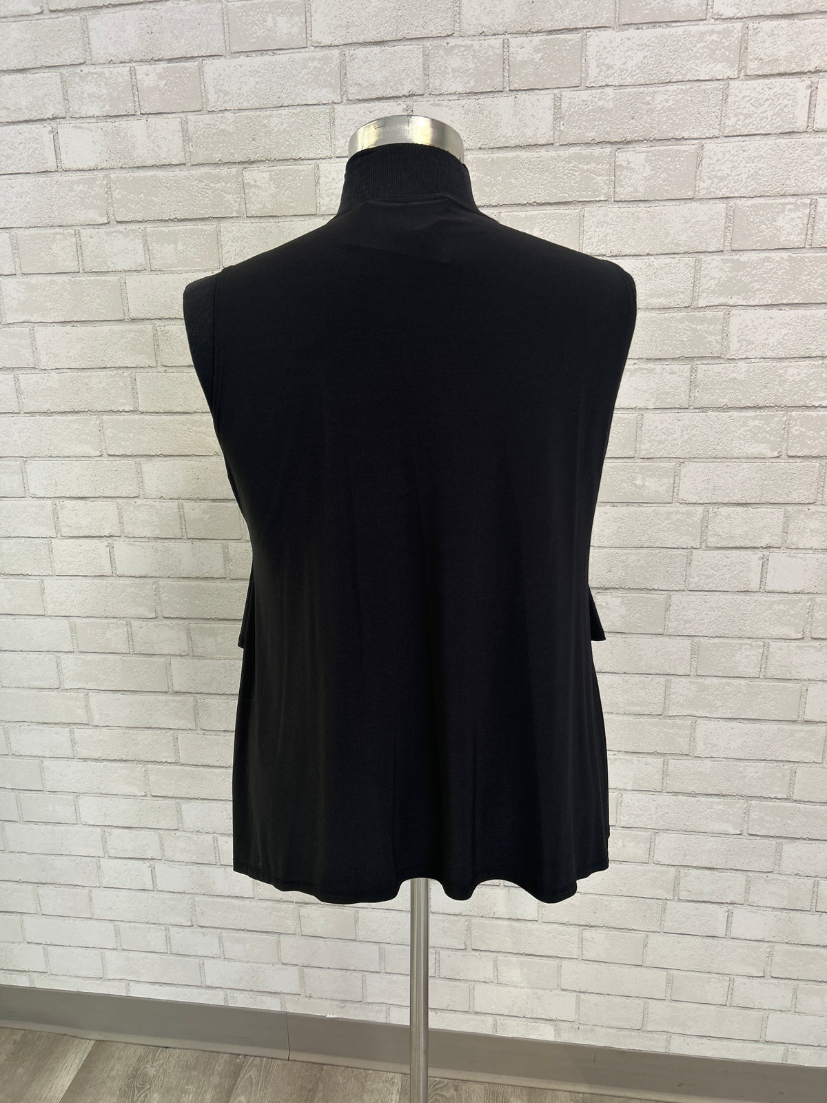 Black Slinky Vest - Caribe