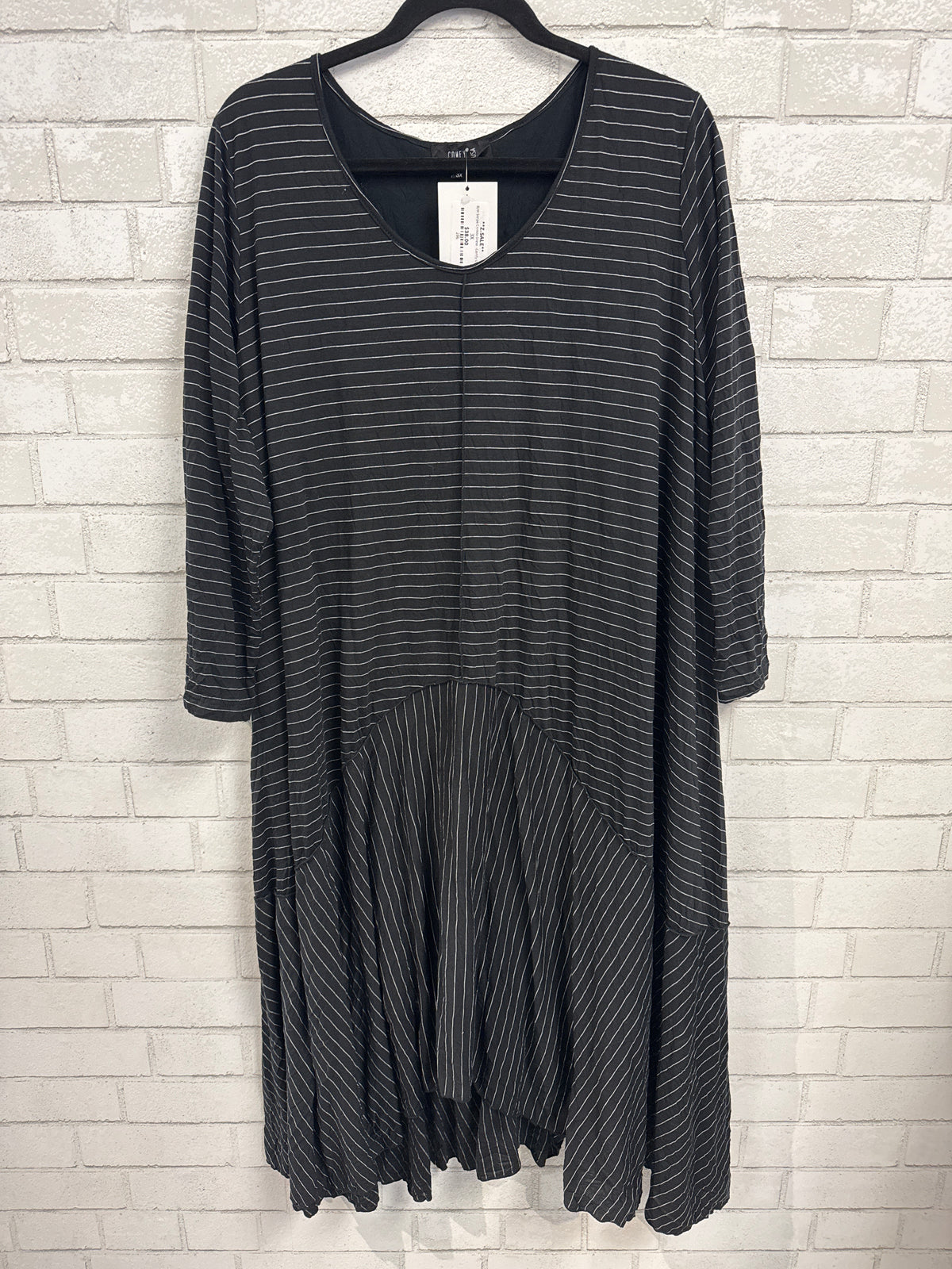 B/W Stripe Crinkle Dress - Comfy USA