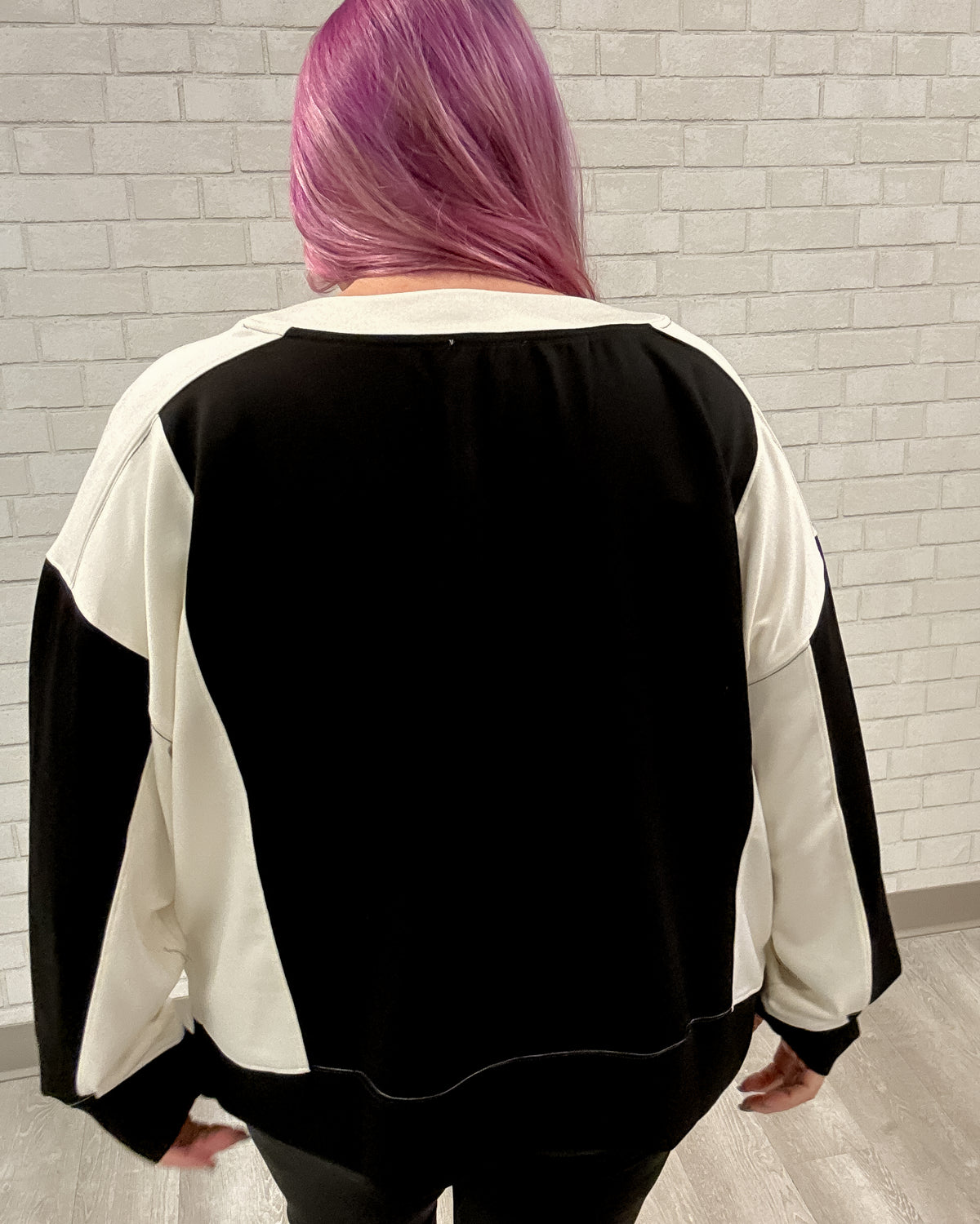 V-Neck Pullover | Black & White