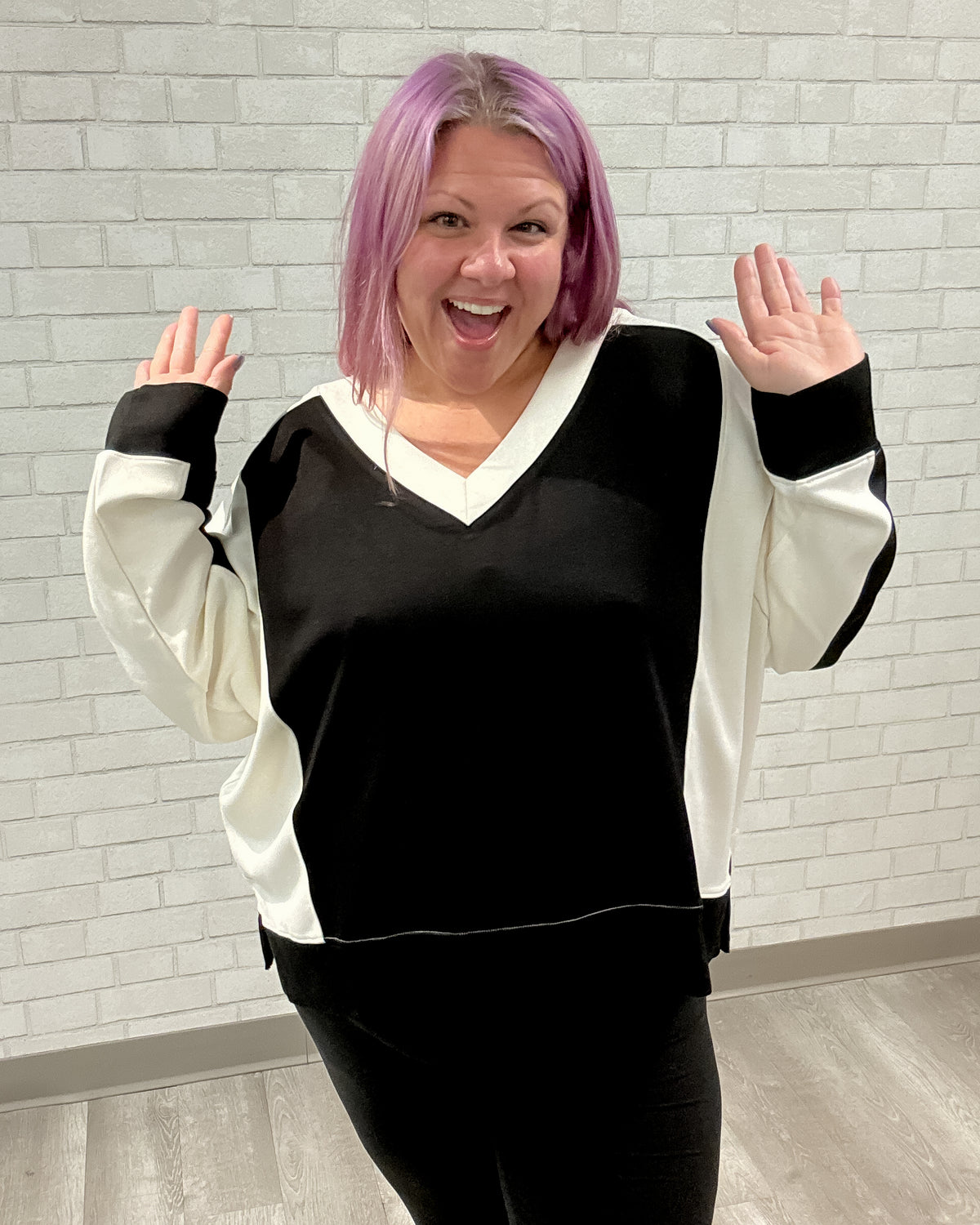 V-Neck Pullover | Black & White